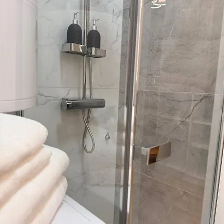 Staro Mesto & Dragon Bridge *